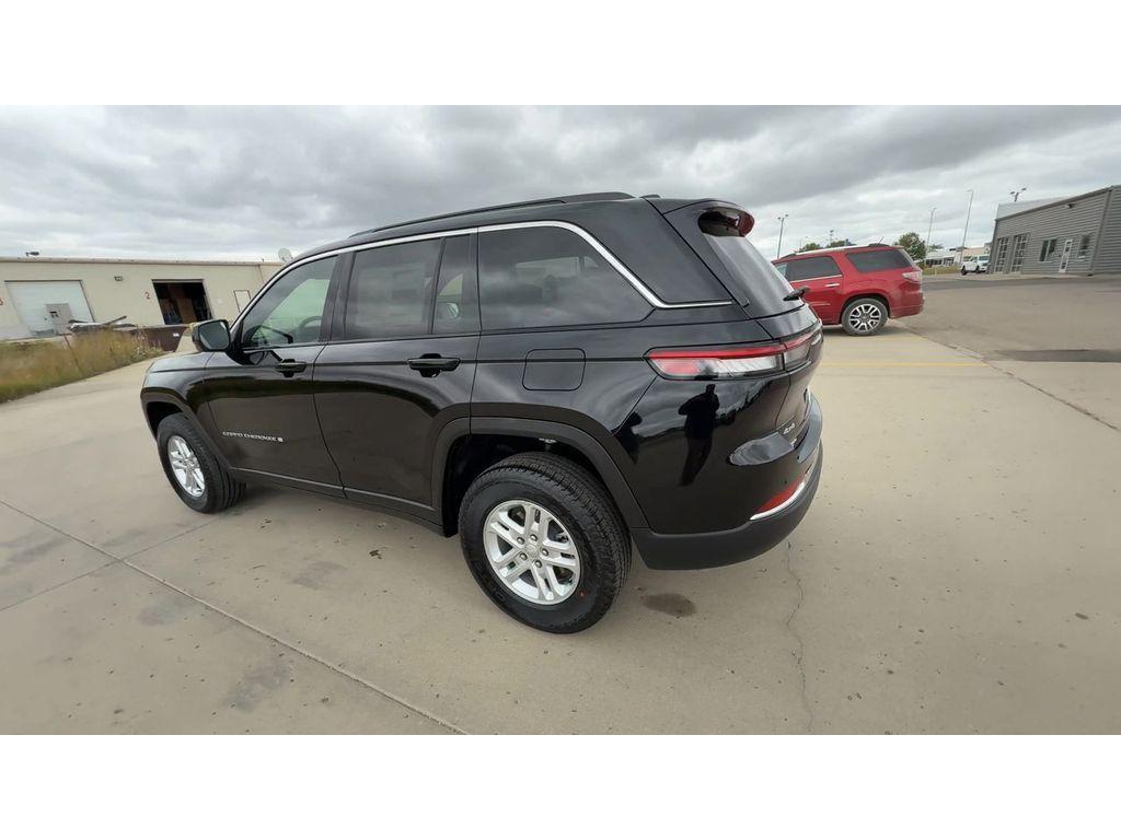 new 2025 Jeep Grand Cherokee car, priced at $42,104