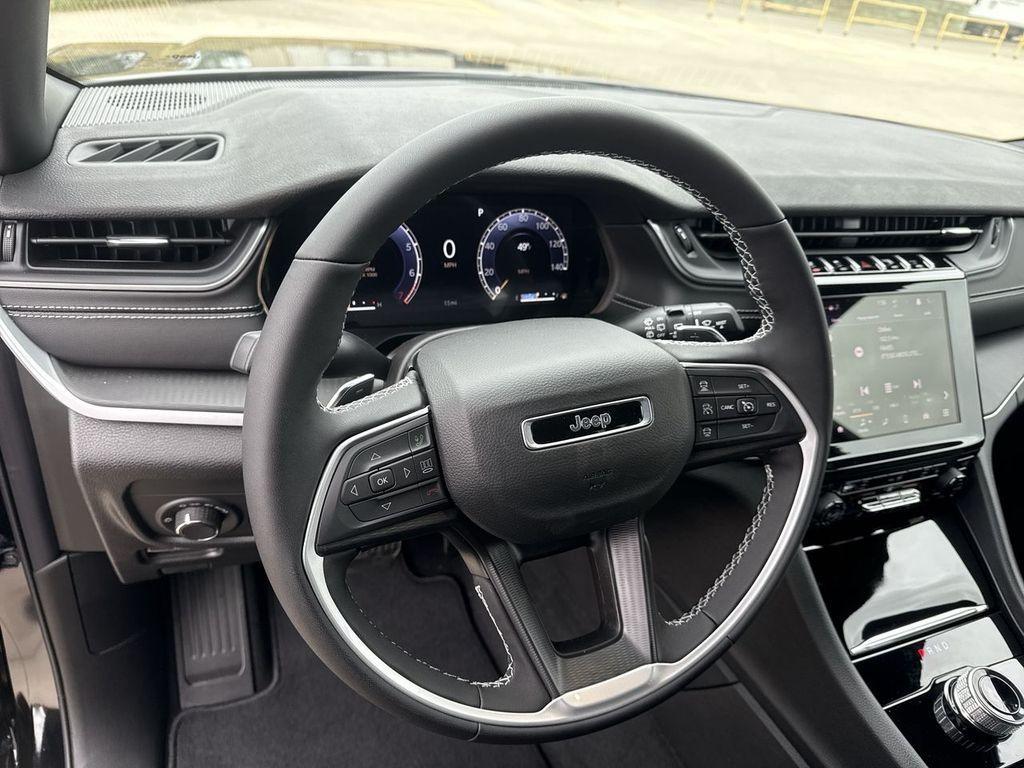 new 2025 Jeep Grand Cherokee car, priced at $42,104