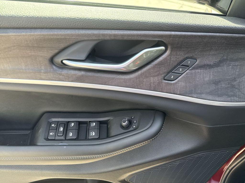 new 2025 Jeep Grand Cherokee L car, priced at $51,550