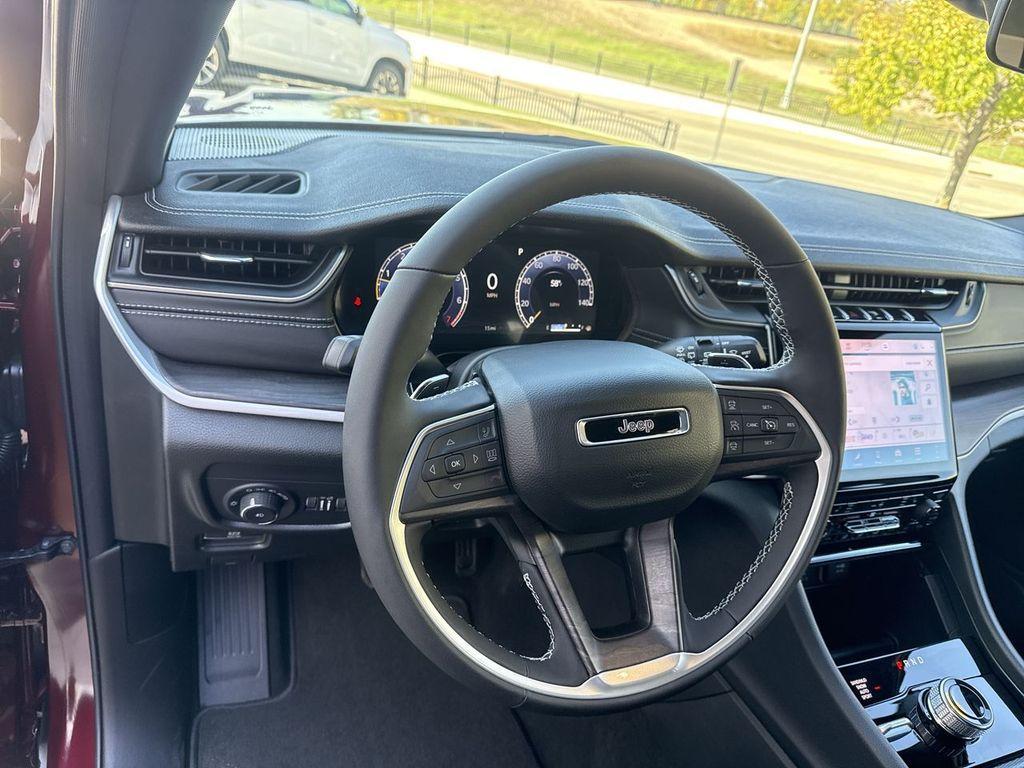 new 2025 Jeep Grand Cherokee car, priced at $47,173