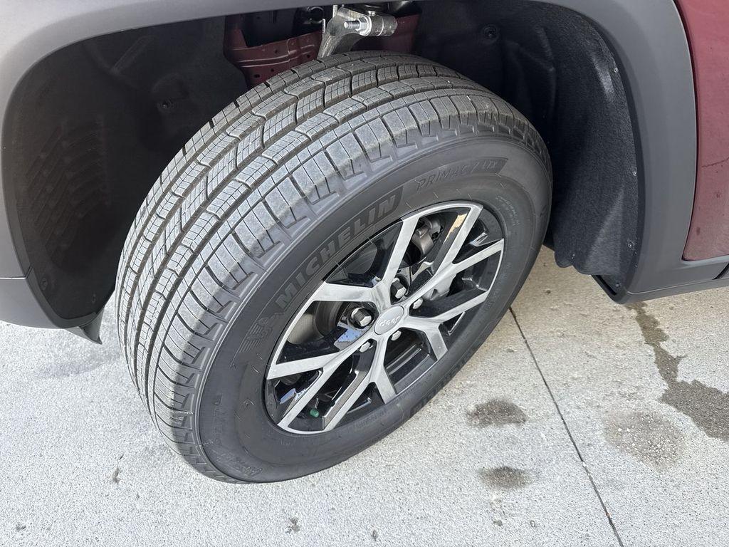 new 2025 Jeep Grand Cherokee car, priced at $47,173