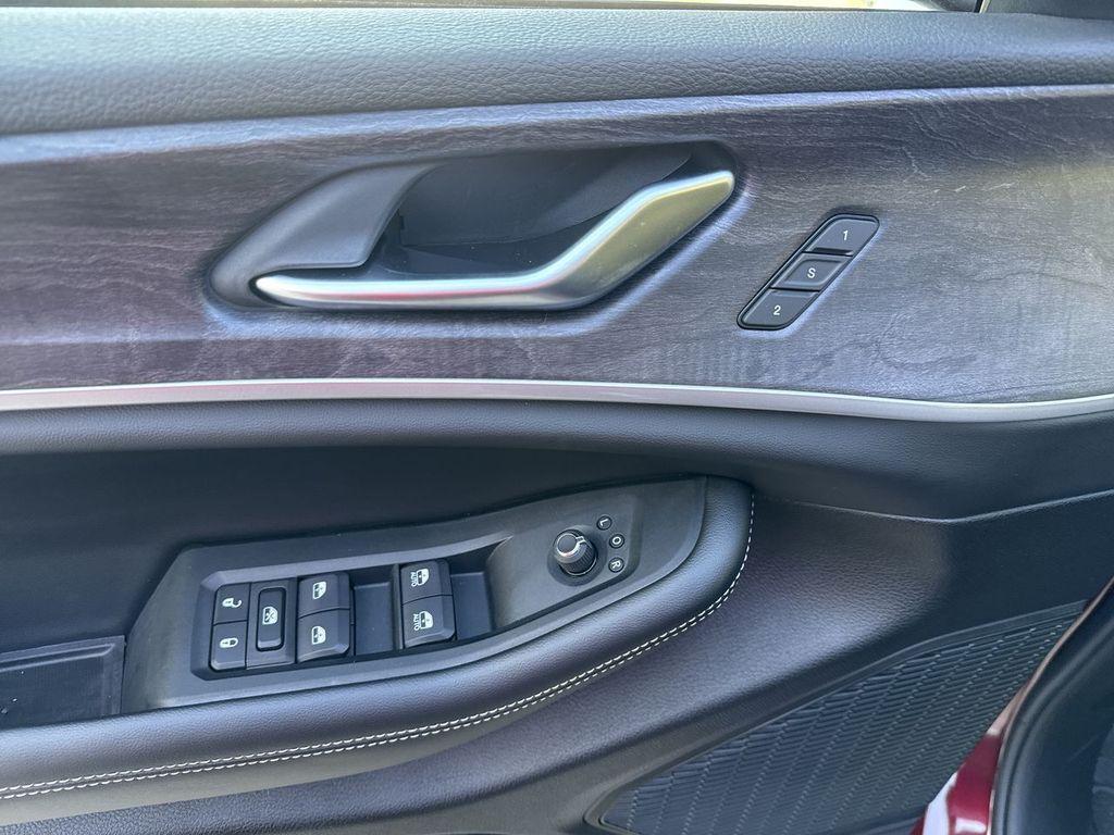 new 2025 Jeep Grand Cherokee car, priced at $47,173