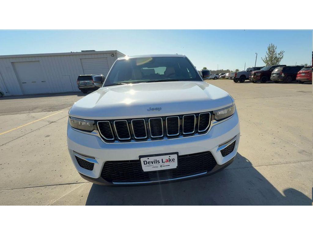 new 2025 Jeep Grand Cherokee car, priced at $46,601