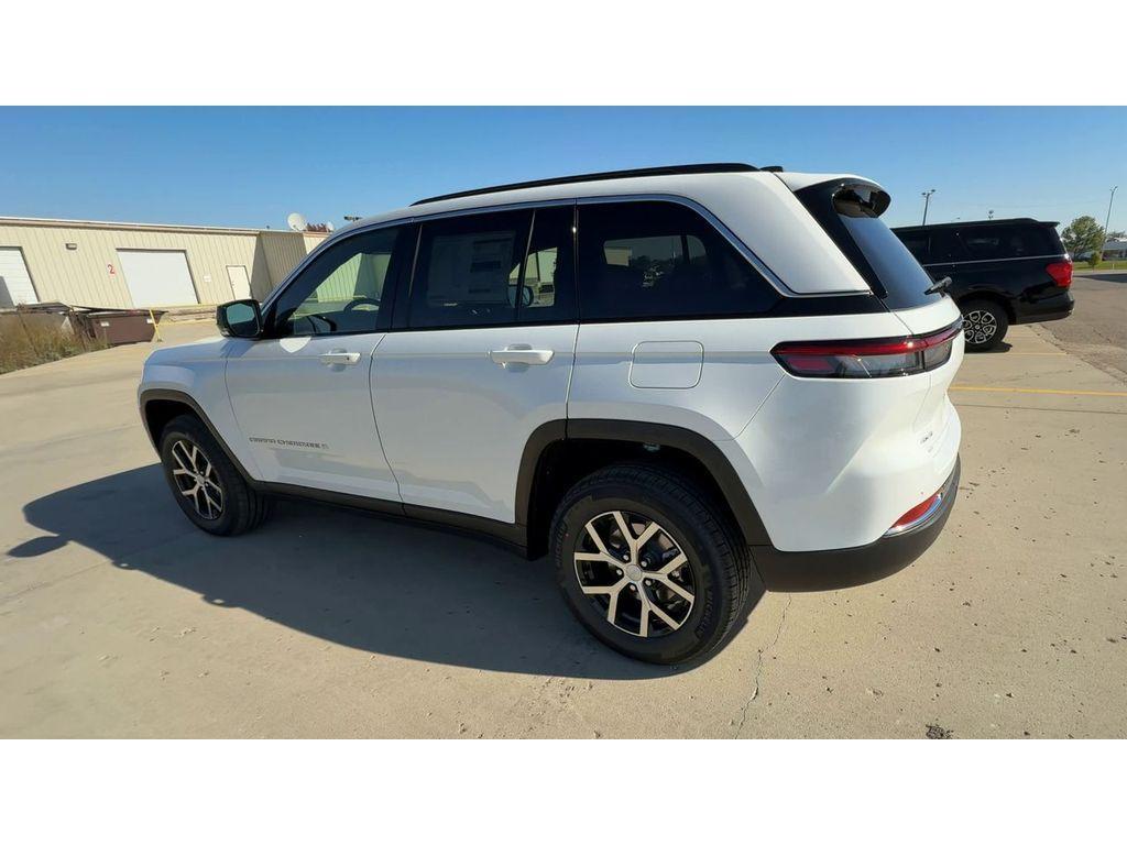 new 2025 Jeep Grand Cherokee car, priced at $46,601