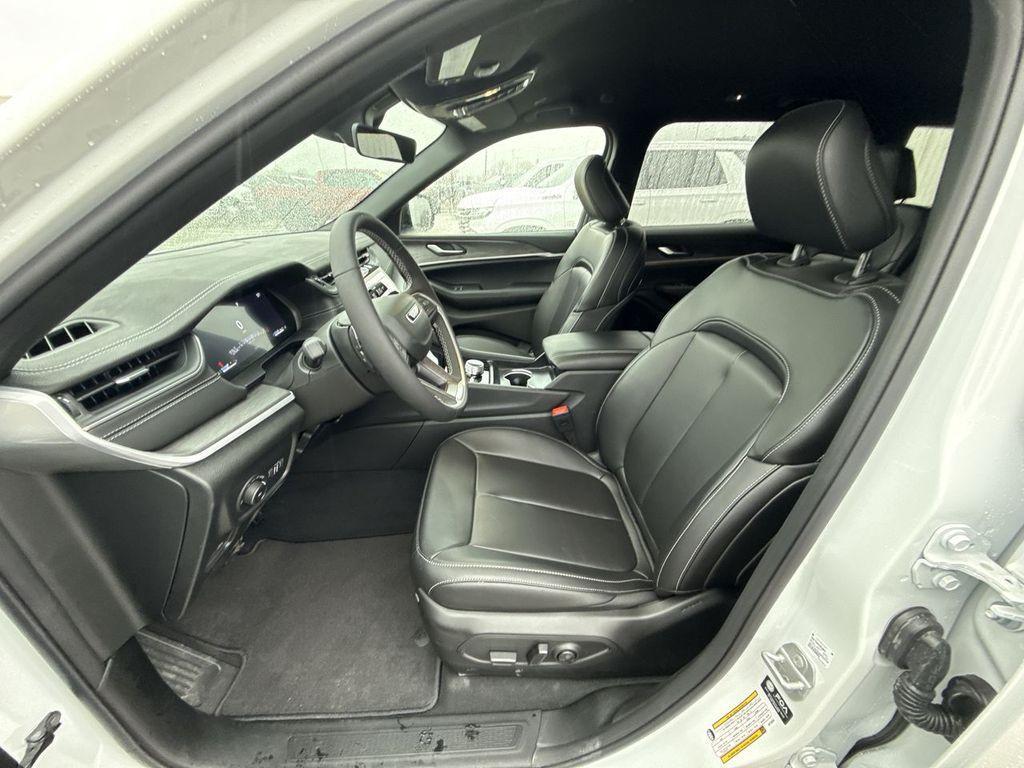 new 2025 Jeep Grand Cherokee L car, priced at $47,665