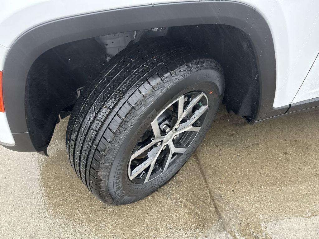 new 2025 Jeep Grand Cherokee L car, priced at $47,665