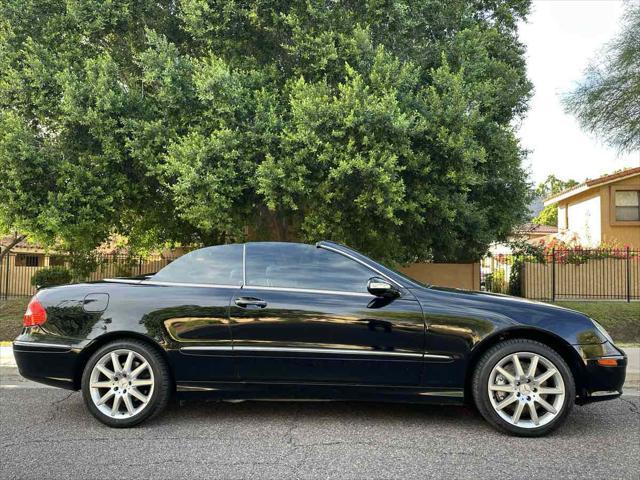 used 2007 Mercedes-Benz CLK-Class car, priced at $7,700