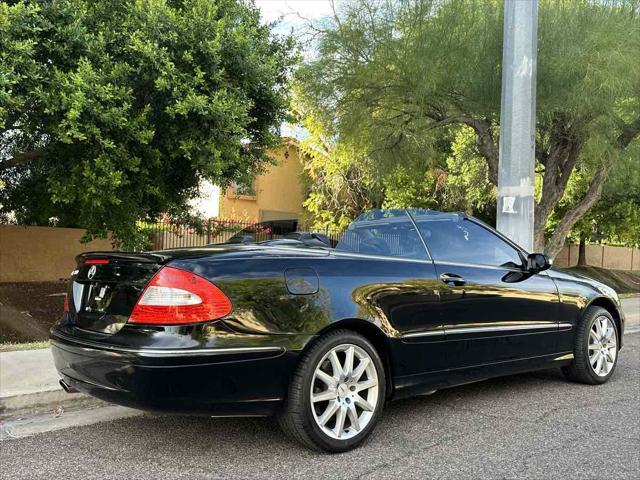 used 2007 Mercedes-Benz CLK-Class car, priced at $7,700