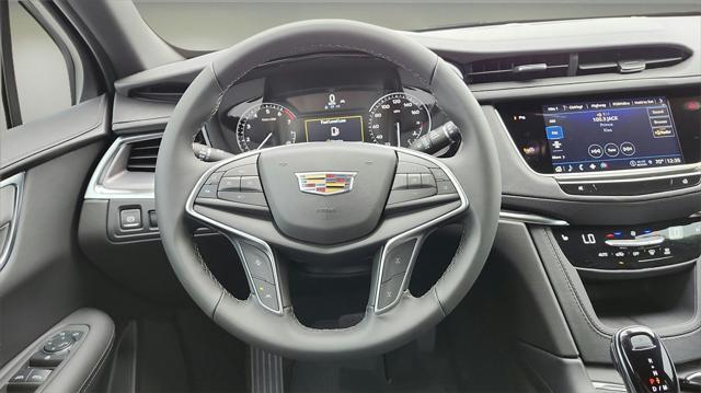 new 2025 Cadillac XT5 car, priced at $48,530
