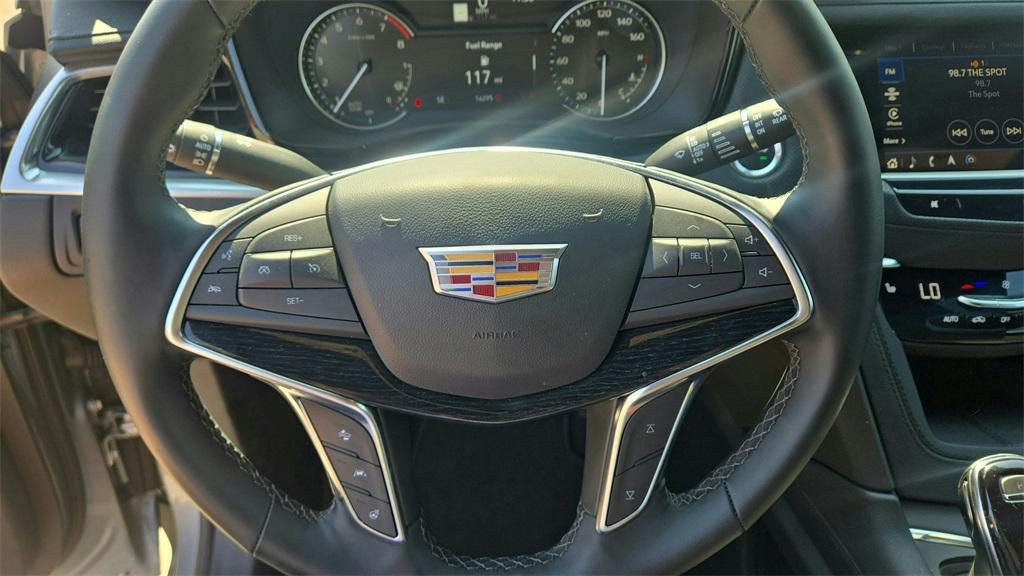 used 2025 Cadillac XT5 car, priced at $42,500