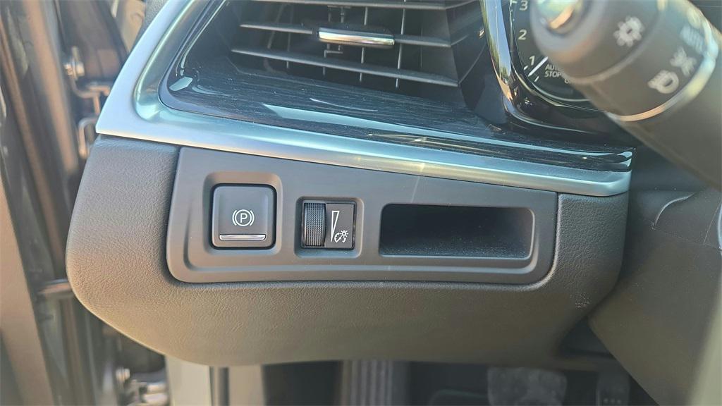 used 2025 Cadillac XT5 car, priced at $42,500