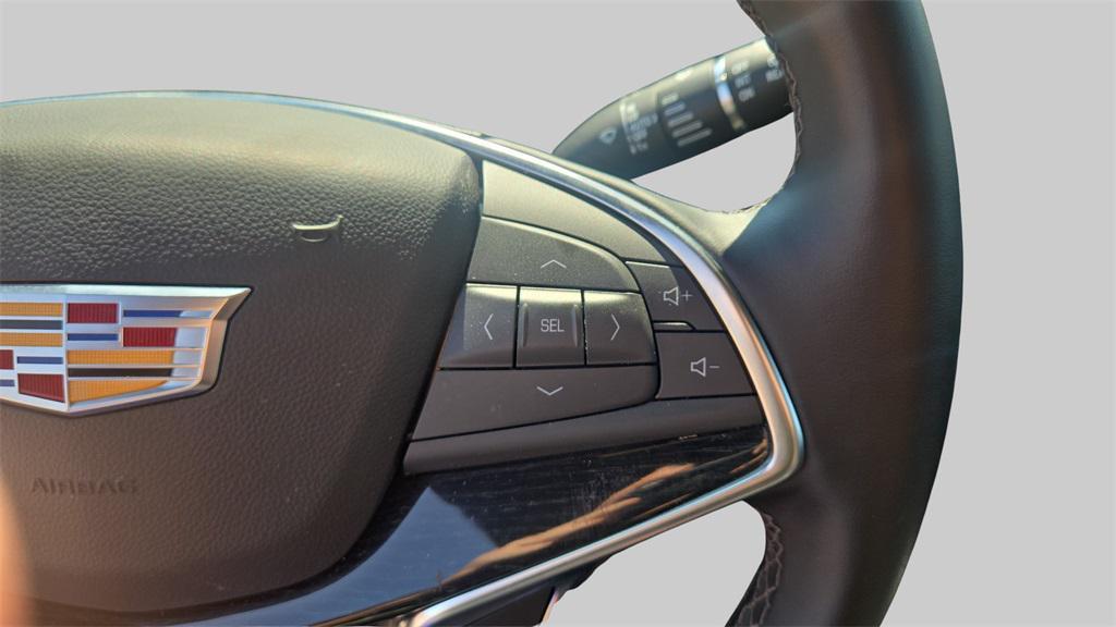 used 2025 Cadillac XT5 car, priced at $42,500