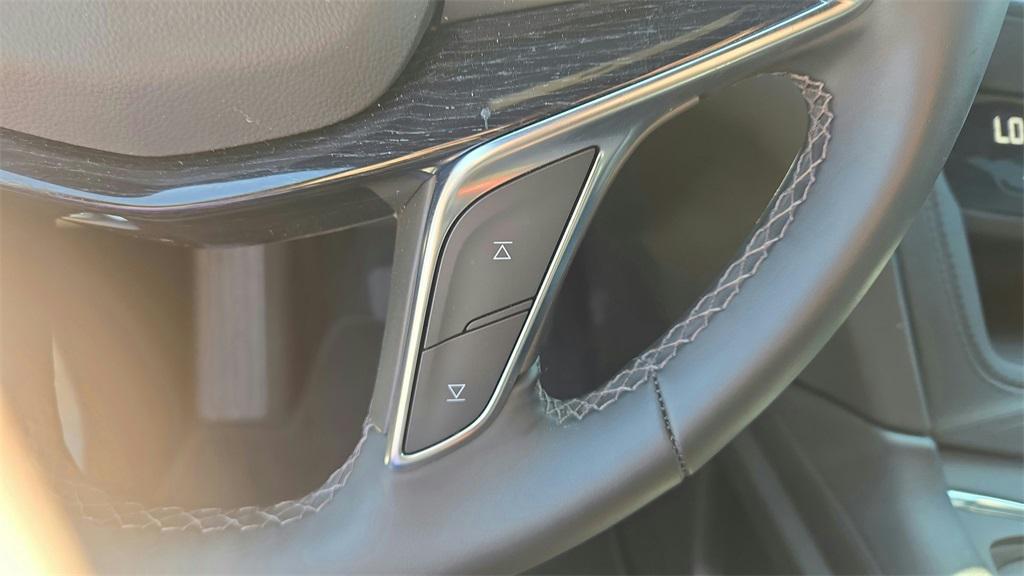 used 2025 Cadillac XT5 car, priced at $42,500