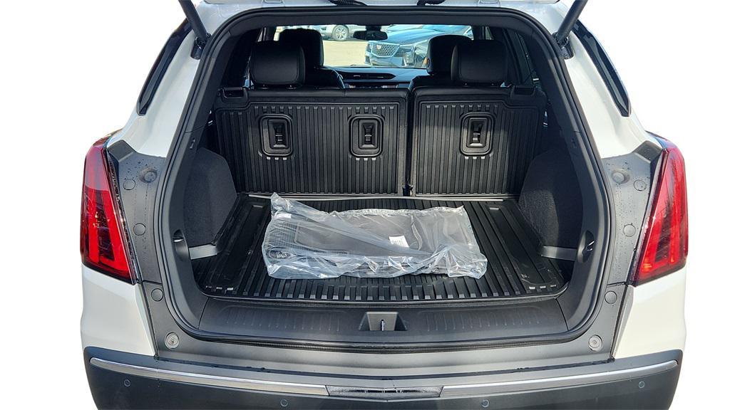 new 2025 Cadillac XT5 car, priced at $40,570