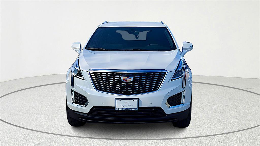 new 2025 Cadillac XT5 car, priced at $40,570