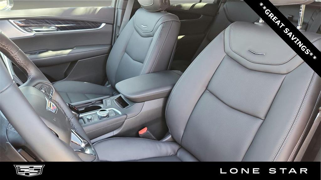 new 2025 Cadillac XT6 car, priced at $50,619