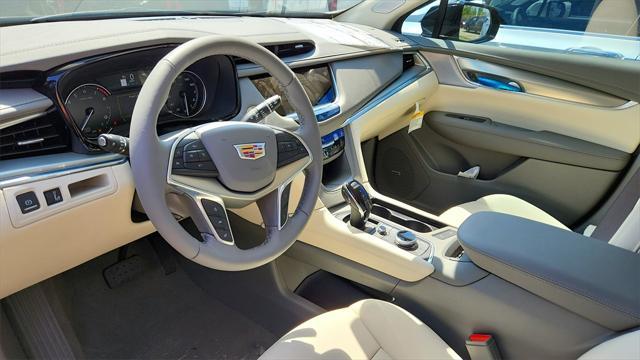 new 2025 Cadillac XT5 car, priced at $54,899