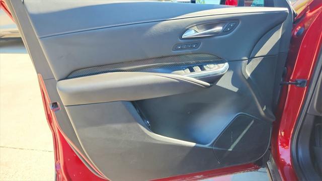 used 2021 Cadillac XT4 car, priced at $25,900