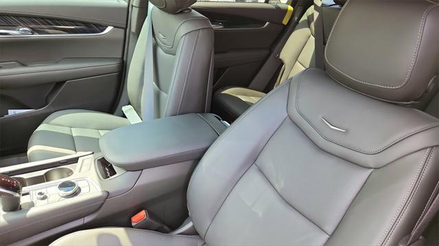 new 2025 Cadillac XT6 car, priced at $57,960