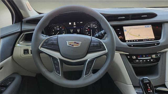 new 2025 Cadillac XT5 car, priced at $54,204