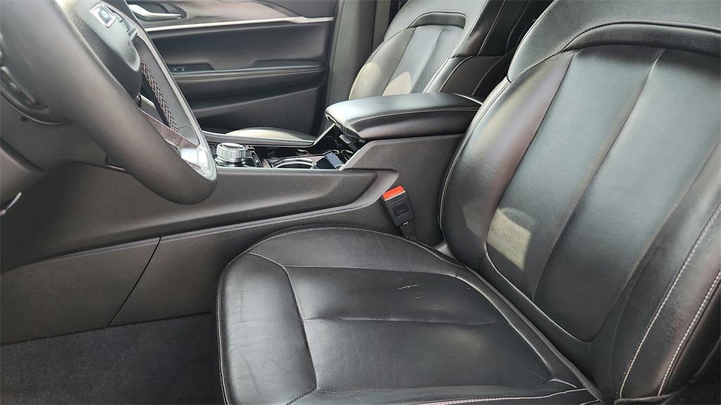 used 2023 Jeep Grand Cherokee car, priced at $27,600