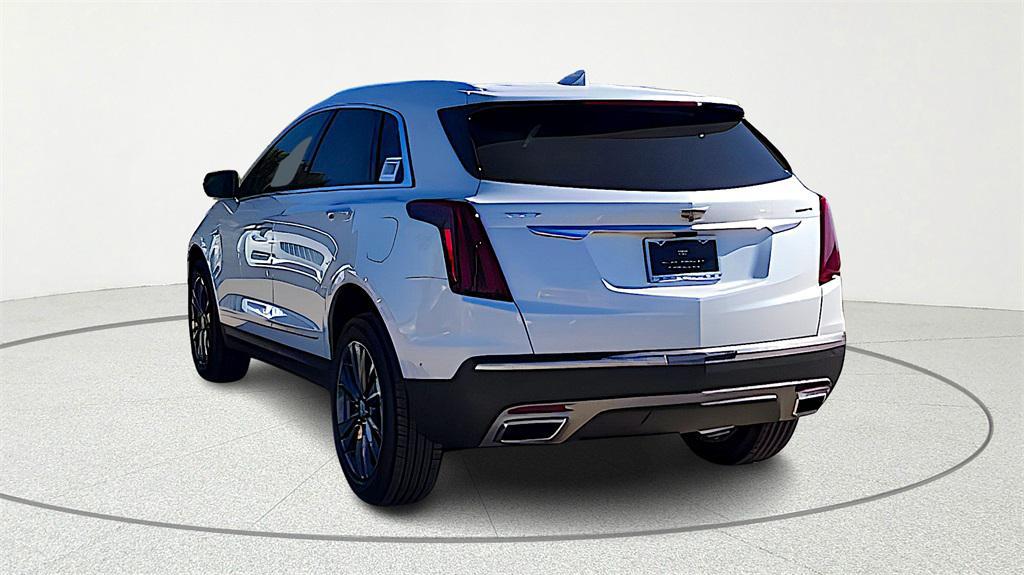 new 2025 Cadillac XT5 car, priced at $56,090
