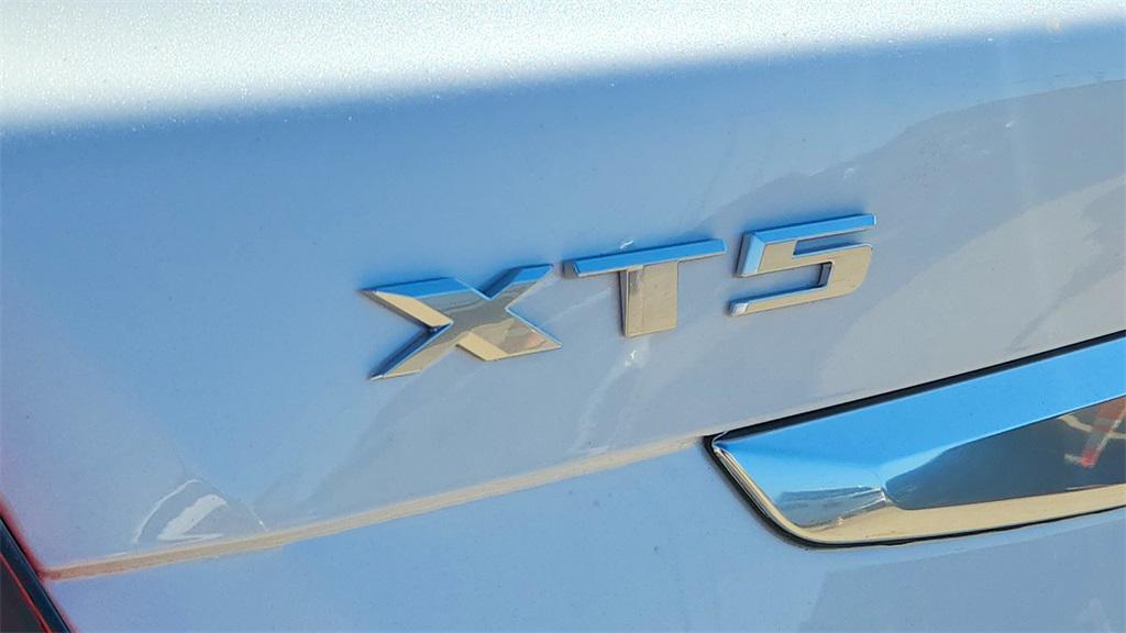 new 2025 Cadillac XT5 car, priced at $56,090