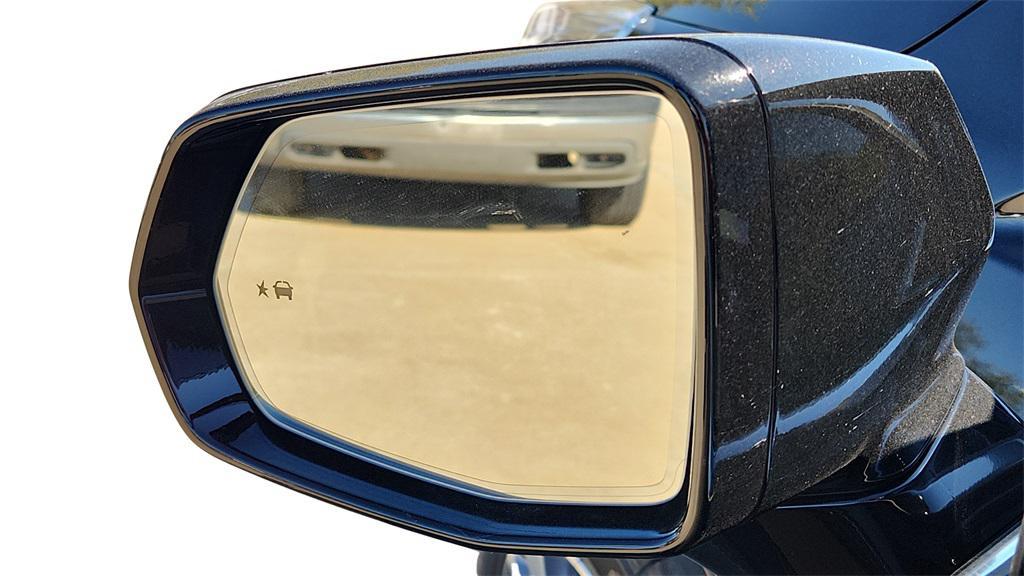 new 2025 Cadillac XT5 car, priced at $51,396