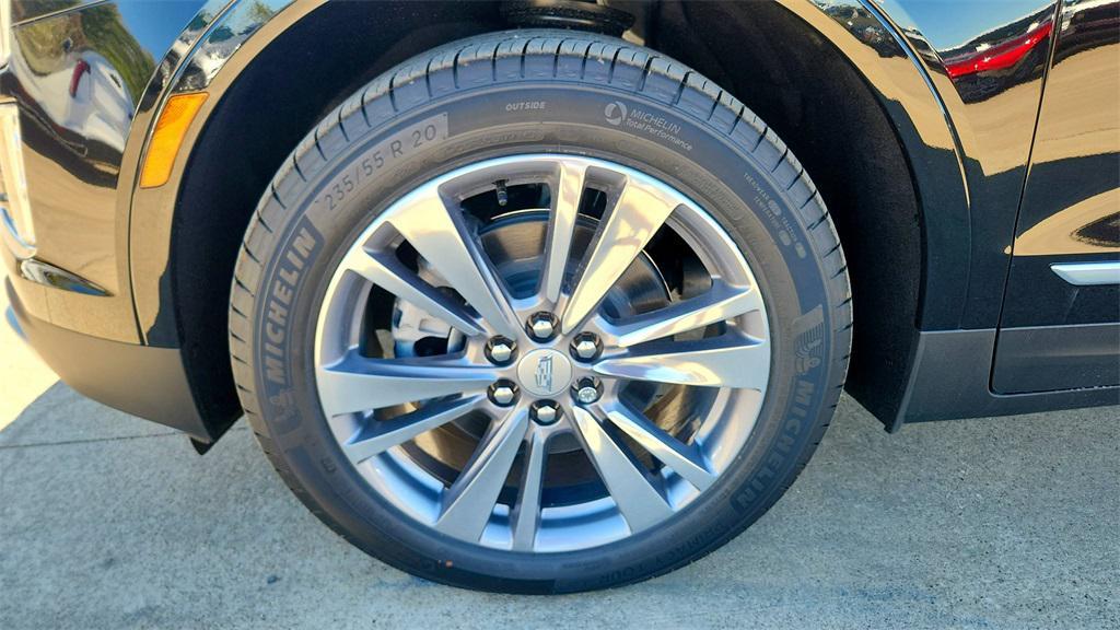 new 2025 Cadillac XT5 car, priced at $51,396