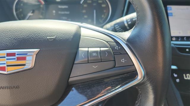 used 2022 Cadillac XT5 car, priced at $33,000