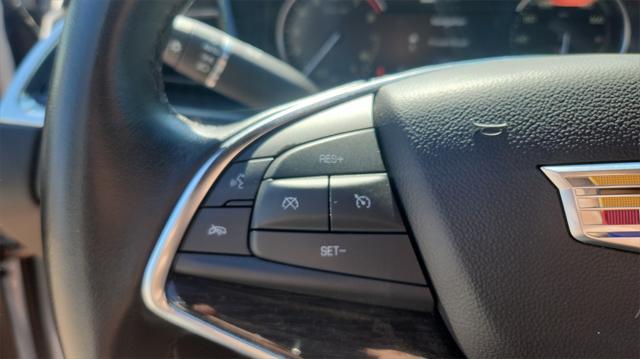 used 2022 Cadillac XT5 car, priced at $33,000