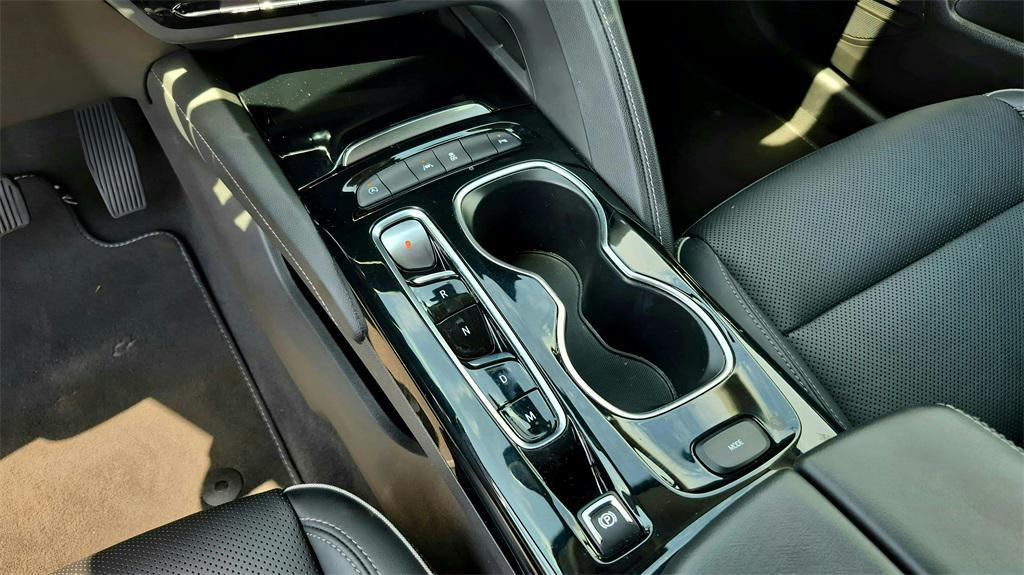 used 2023 Buick Envision car, priced at $23,500