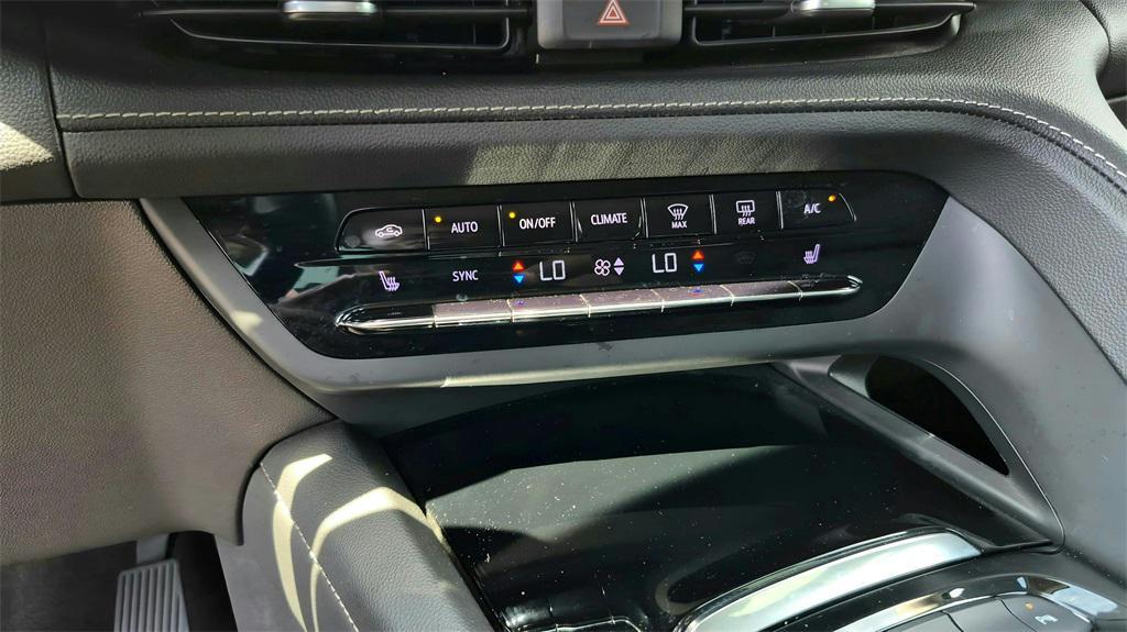 used 2023 Buick Envision car, priced at $23,500