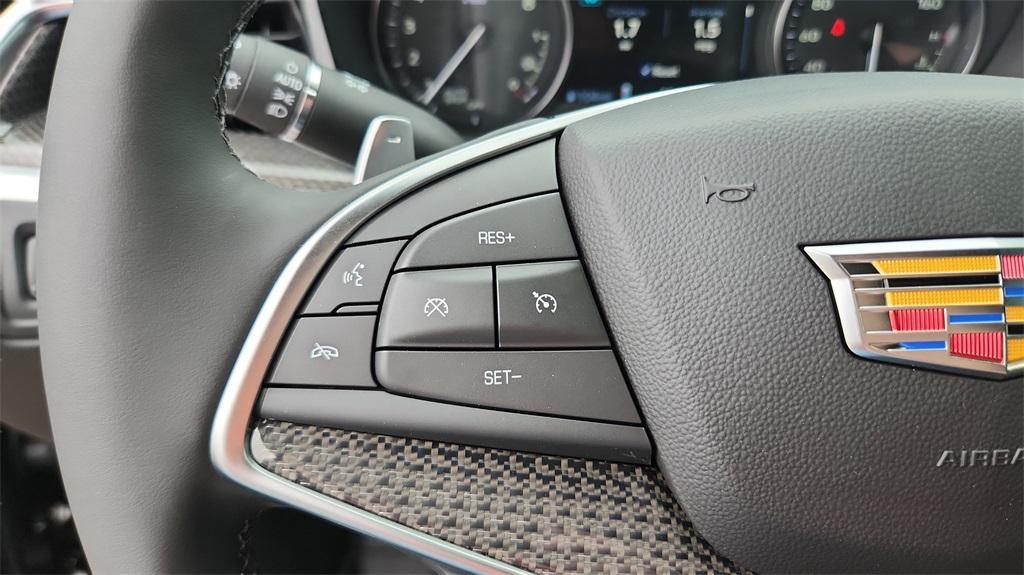 new 2025 Cadillac XT5 car, priced at $59,580