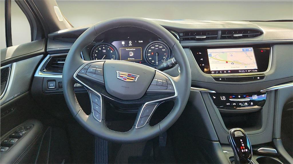 new 2025 Cadillac XT5 car, priced at $53,455