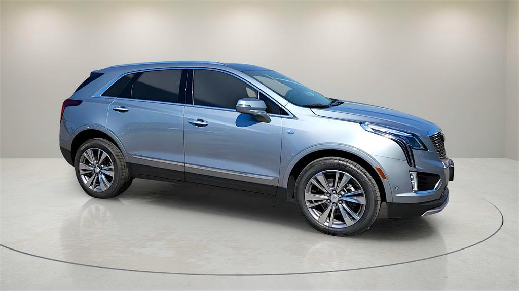 new 2025 Cadillac XT5 car, priced at $53,455
