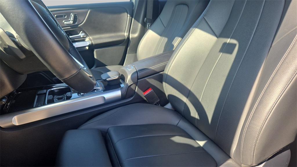 used 2023 Mercedes-Benz GLB 250 car, priced at $25,900