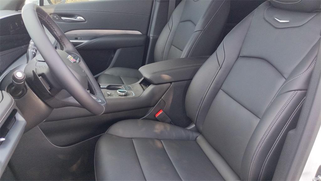 used 2024 Cadillac XT4 car, priced at $37,400