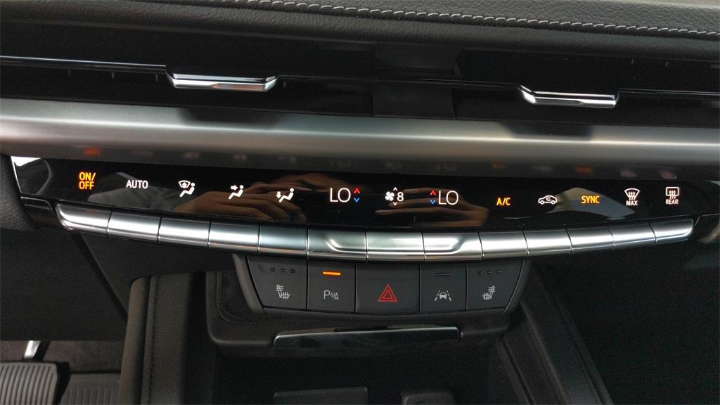 used 2024 Cadillac XT4 car, priced at $37,400