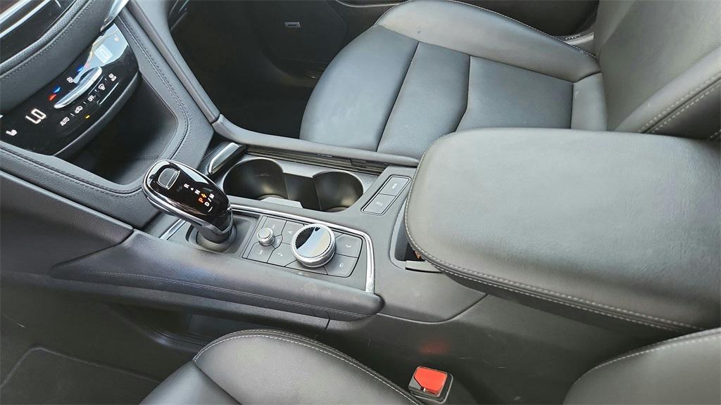 used 2025 Cadillac XT5 car, priced at $40,800