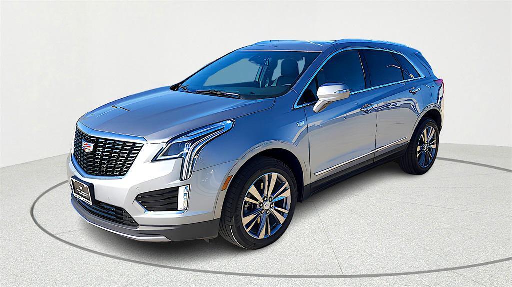used 2025 Cadillac XT5 car, priced at $40,800