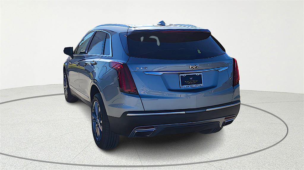 used 2025 Cadillac XT5 car, priced at $40,800