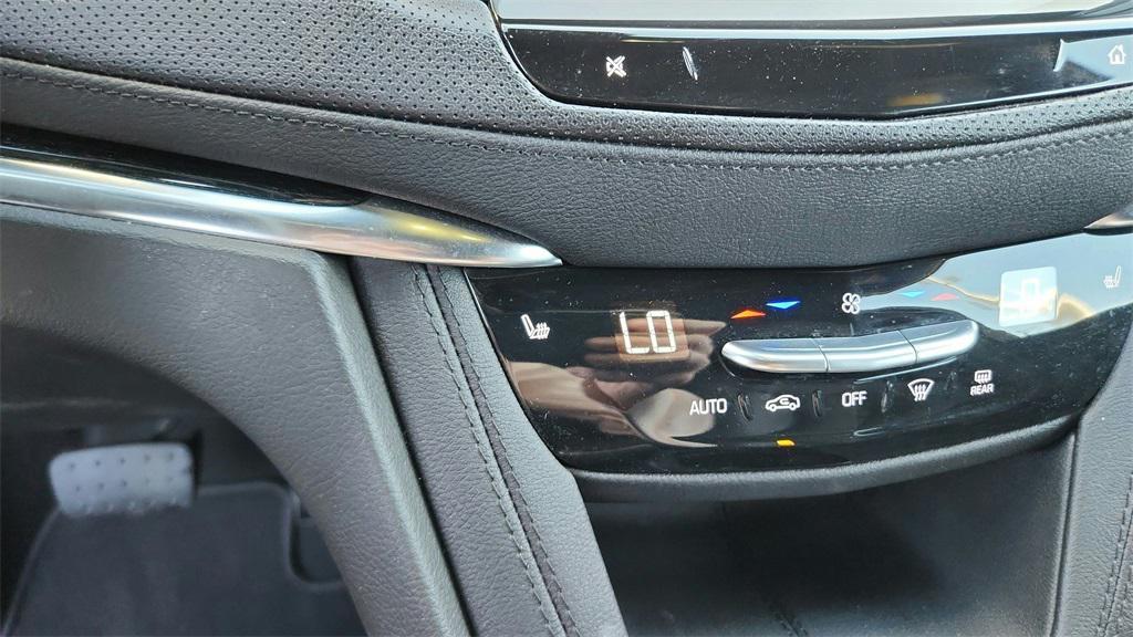 used 2025 Cadillac XT5 car, priced at $40,800