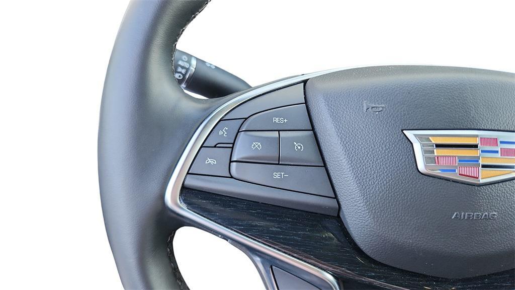 used 2025 Cadillac XT5 car, priced at $40,800