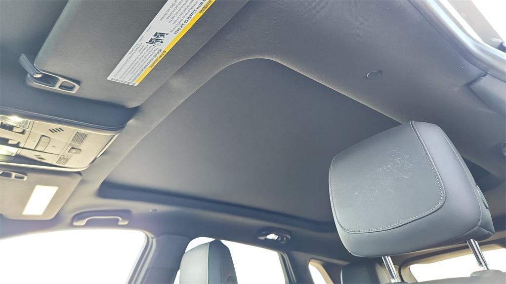 used 2025 Cadillac XT5 car, priced at $40,800