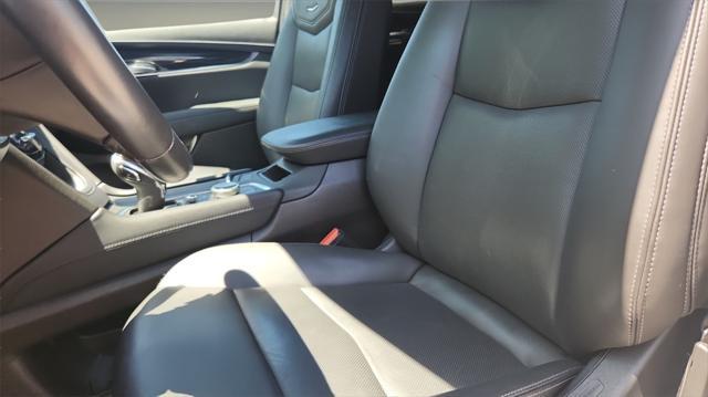 used 2022 Cadillac XT5 car, priced at $32,500