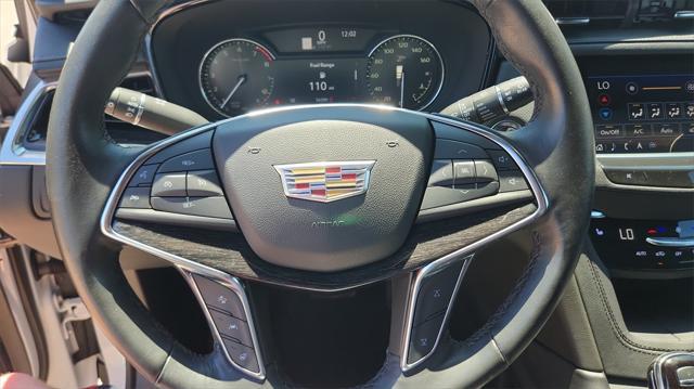 used 2022 Cadillac XT5 car, priced at $32,500