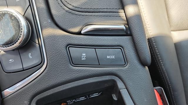 used 2022 Cadillac XT5 car, priced at $32,500