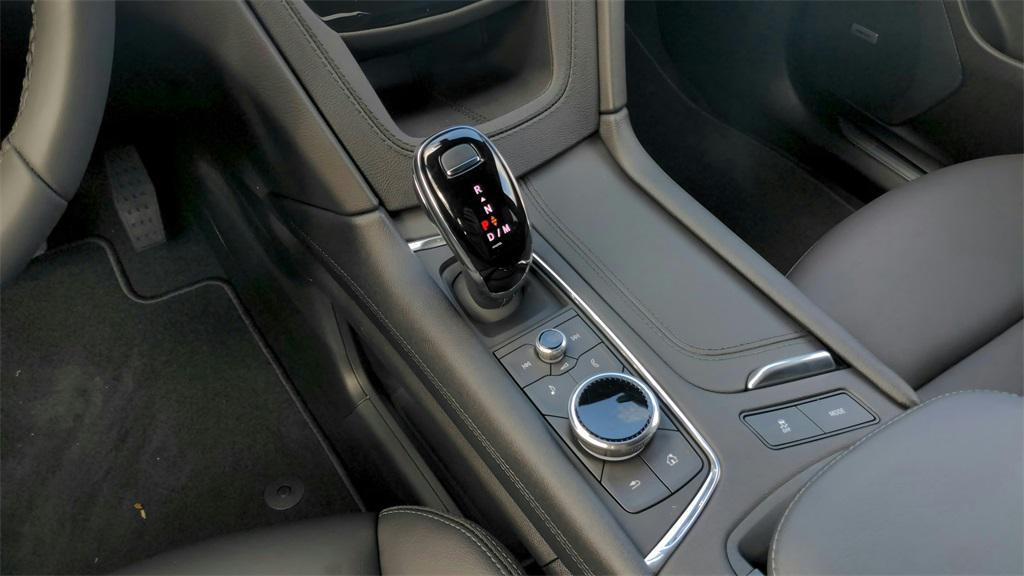 used 2023 Cadillac XT5 car, priced at $24,891