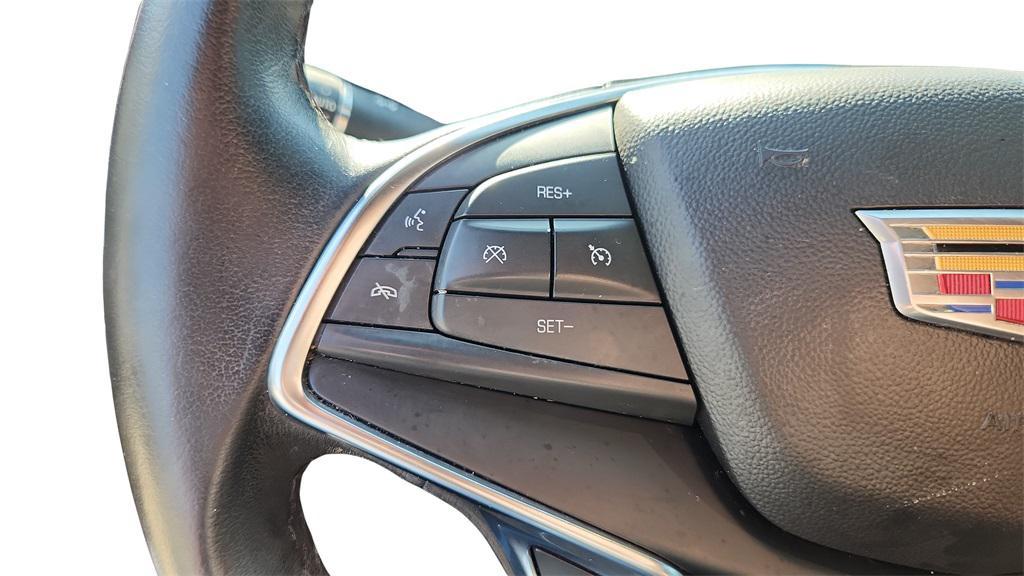 used 2023 Cadillac XT5 car, priced at $24,891